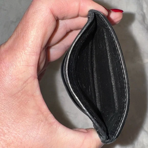 Gucci Men’s Black Leather Card & money Holder with additional pocket & belt clip - Picture 4 of 11